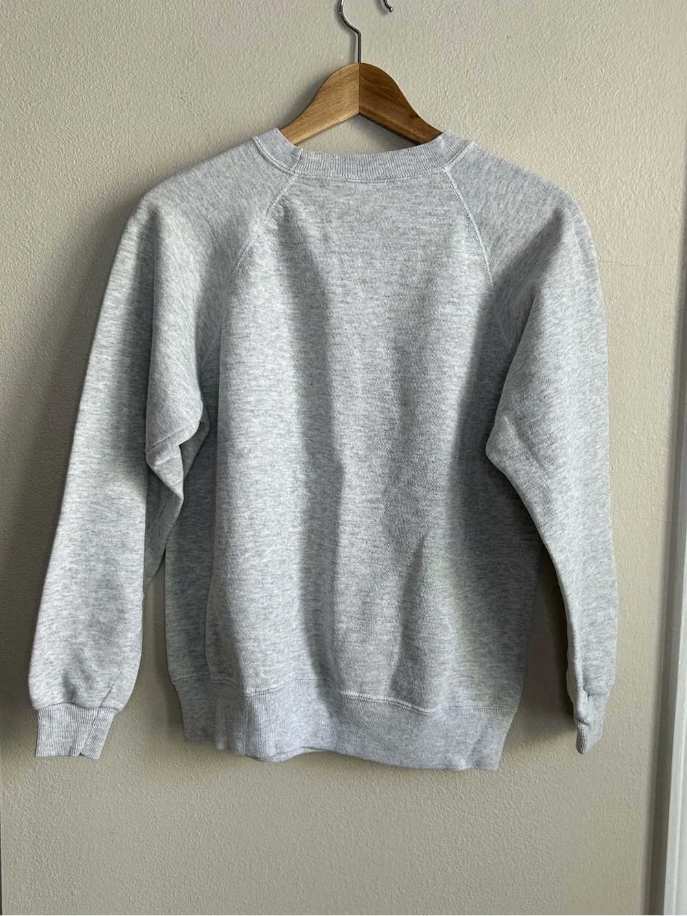 Hanes True Crime Glass of Wine in Bed by Nine Grey Crewneck Sweatshirt Size M